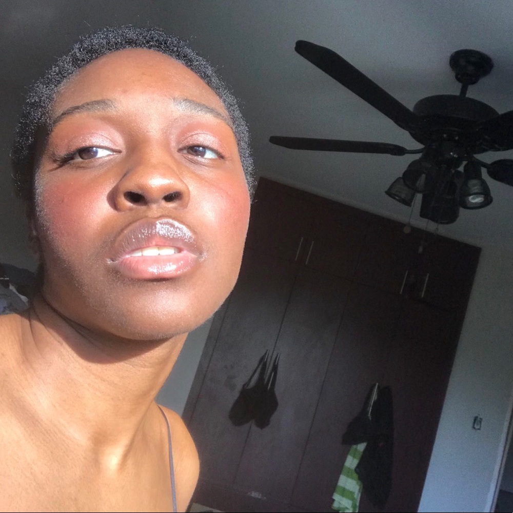 Meet your Posher, Christiana